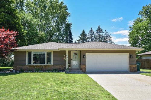 111 W Fransee Lane, Saukville, WI, 53080 | Card Image