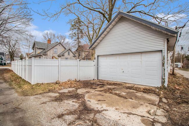 909 Lincolnway East, House other with 3 bedrooms, 2 bathrooms and null parking in Mishawaka IN | Image 23