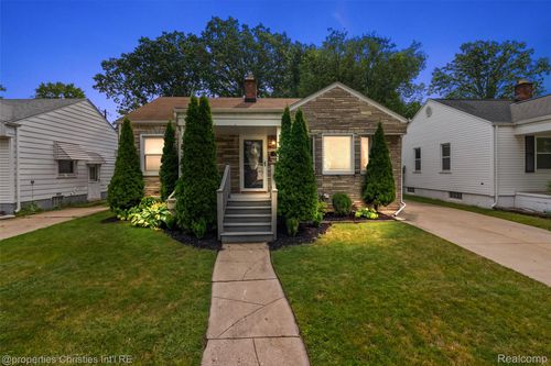611 Edgeworth Ave, Royal Oak, MI, 48067-4049 | Card Image