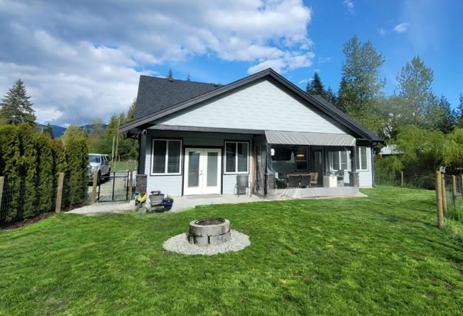 9573 Stave Lake Street, House other with 5 bedrooms, 3 bathrooms and 10 parking in Mission BC | Image 18