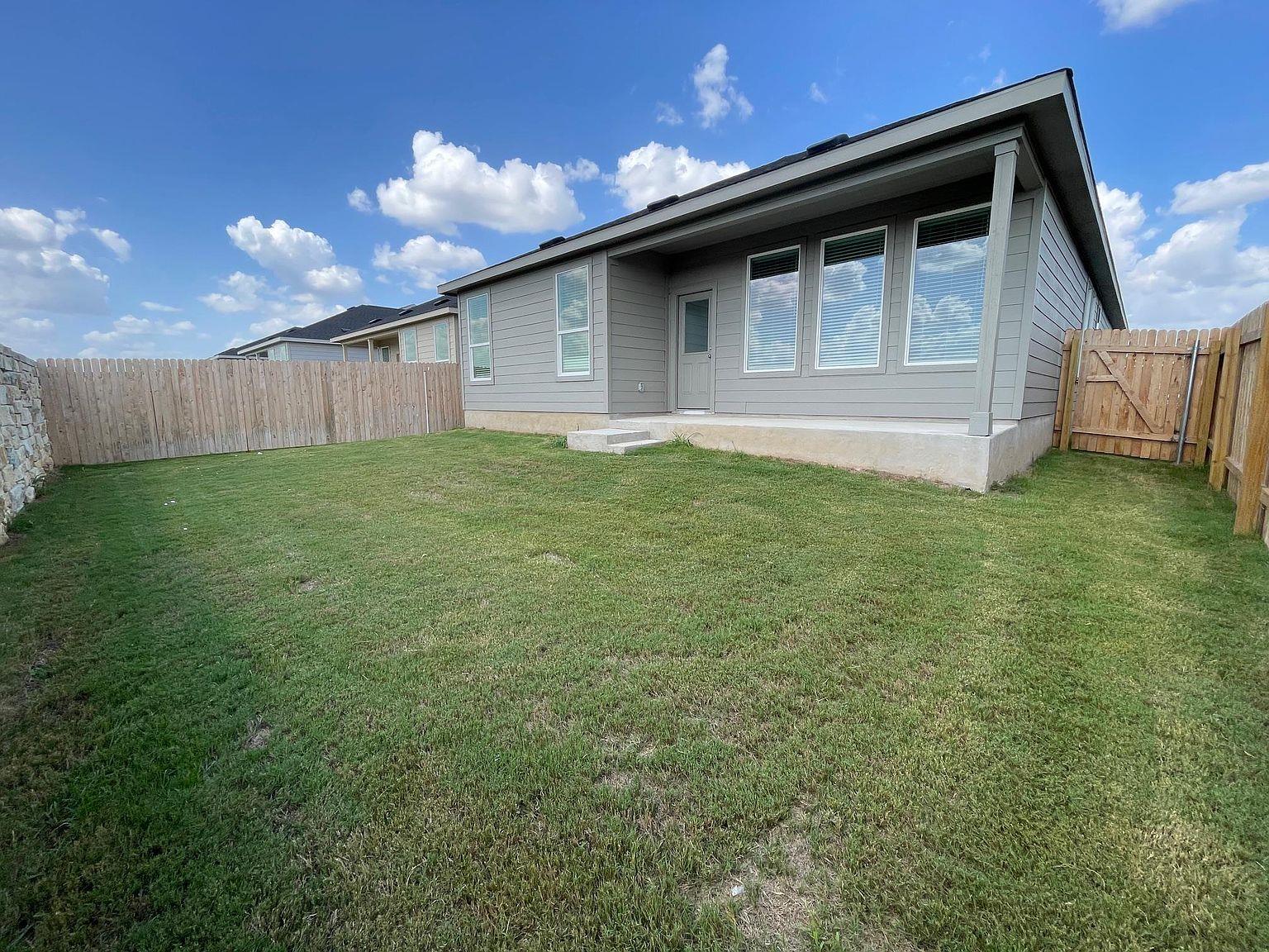 Residential Lease in Kyle 4