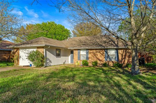 8405 Charles St, Greenville, TX, 75402-3906 | Card Image