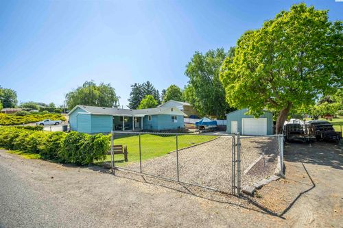 1005 Taylor St, Sunnyside, WA, 98944 | Card Image