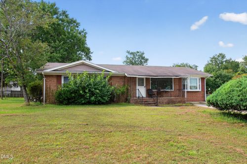 609 Regina Dr, Spring Lake, NC, 28390-3027 | Card Image