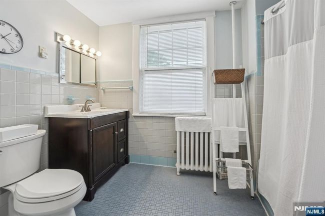 74 Oakdene Ave, House other with 6 bedrooms, 3 bathrooms and null parking in Cliffside Park NJ | Image 24