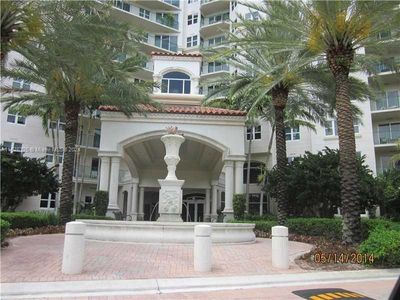 218 - 19900 E Country Club Dr, Condo with 2 bedrooms, 2 bathrooms and null parking in Aventura FL | Image 2