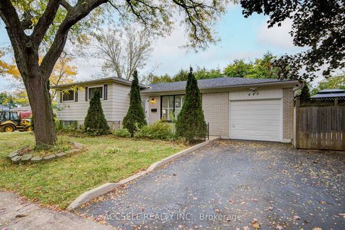 440 Sunset Dr, Oakville, ON, L6L3N4 | Card Image