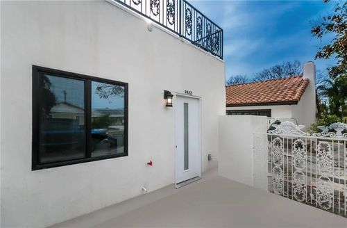 9574 Geyser Avenue, Northridge, CA, 91324 | Card Image