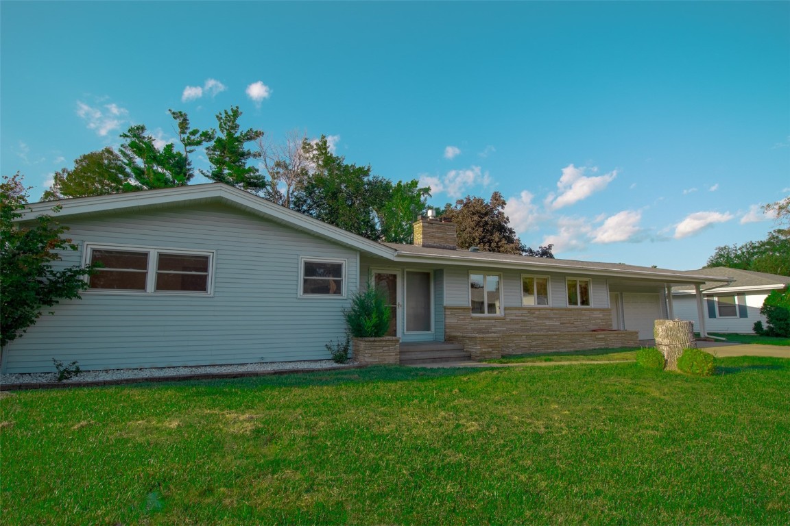 Terry Dr, Cedar Rapids, IA 52403