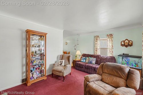 6062 Fenton St, Dearborn Heights, MI, 48127-3237 | Card Image