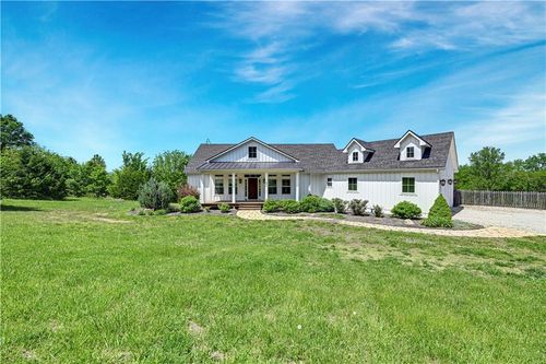 30424 W 271st St, Paola, KS, 66071-4154 | Card Image