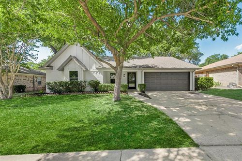 2520 Meadow View, Bedford, TX, 76021 | Card Image