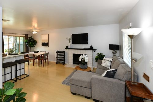 1118 Marina Drive, Napa, CA, 94559 | Card Image