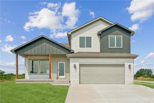 2200 Se Oak Ridge Dr, Oak Grove, MO, 64075-9495 | Card Image