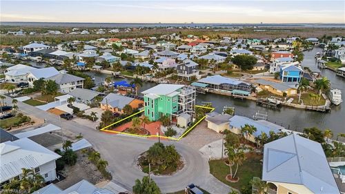 2300 Sycamore St, ST. JAMES CITY, FL, 33956-2067 | Card Image