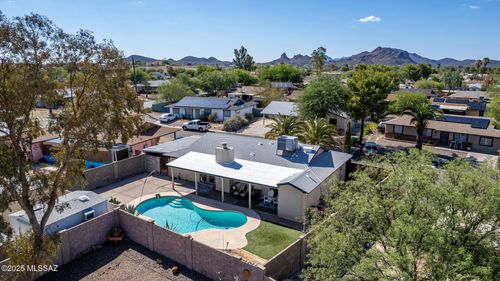 2511 W Vereda De Las Flores, Tucson, AZ, 85746-8050 | Card Image