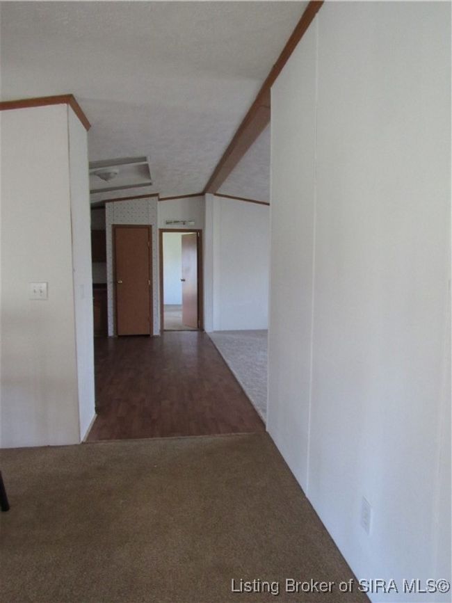 Hallway to kitchen from living room | Image 41