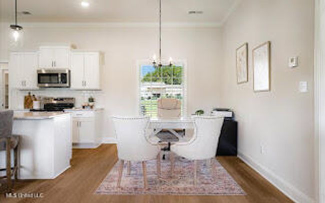 breakfast area | Image 12