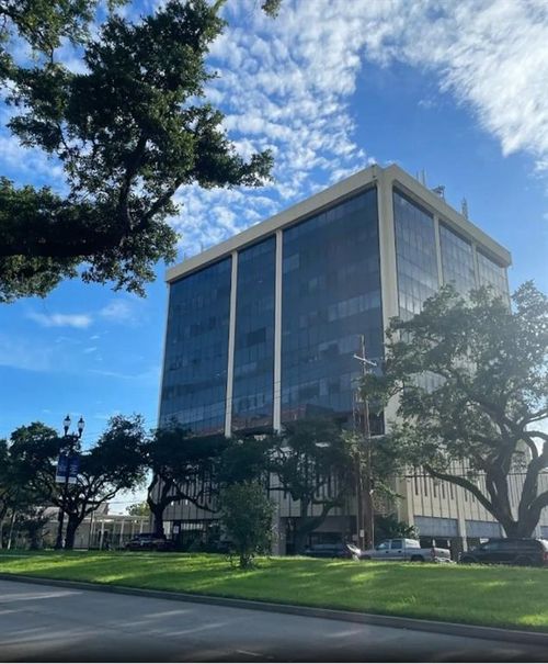 702-2633 Napoleon Avenue, New Orleans, LA, 70115 | Card Image