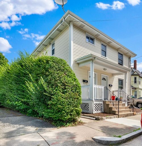 81-79 Vernon St, Waltham, MA, 02453-2823 | Card Image