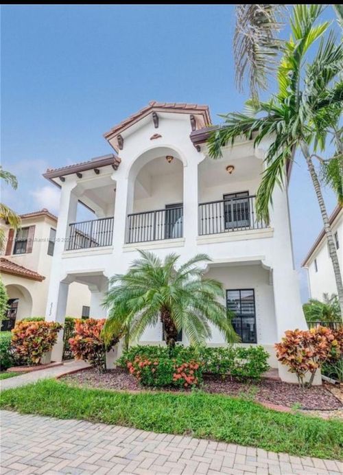 8362 Nw 39th Ct, Pembroke Pines, FL, 33024-5053 | Card Image