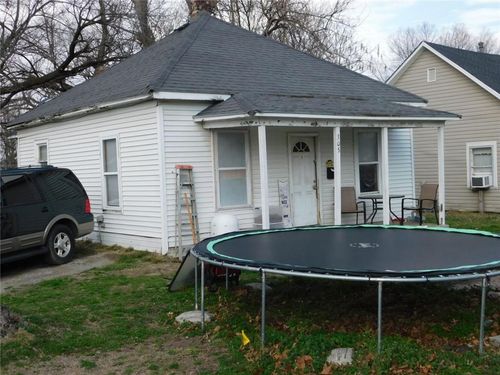 305 E Forest St, Pittsburg, KS, 66762-5324 | Card Image