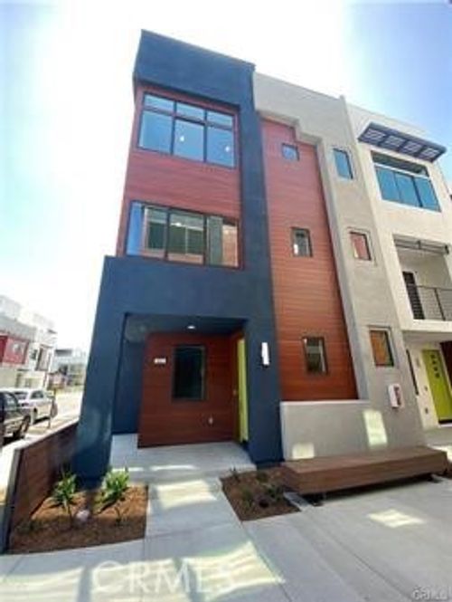 402 Transport, Tustin, CA, 92782-3760 | Card Image