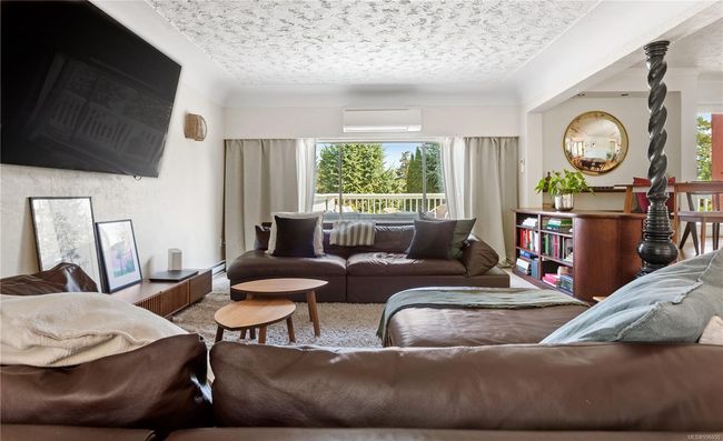 931 Mesher Pl, House other with 3 bedrooms, 3 bathrooms and 4 parking in Esquimalt BC | Image 14