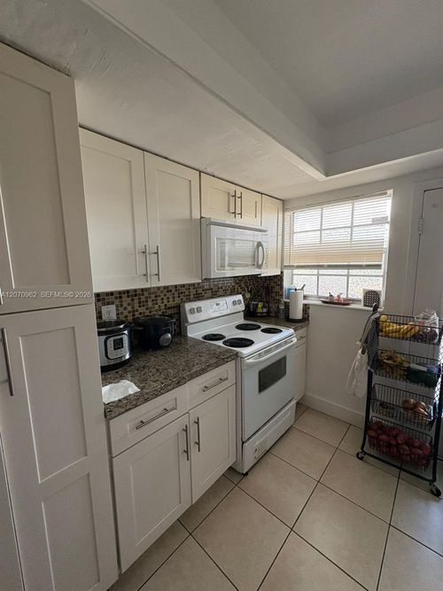 14-11840 Ne 19th Dr, North Miami, FL, 33181-2853 | Card Image