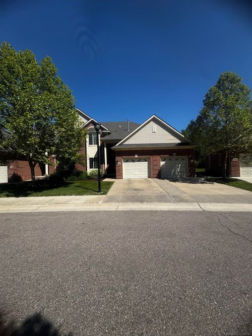 29459 Woodpark Cir, Warren, MI, 48092-6306 | Card Image