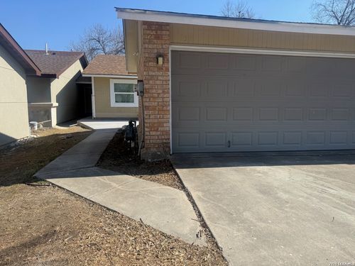 1318 Bayou Dr, San Antonio, TX, 78245-1533 | Card Image