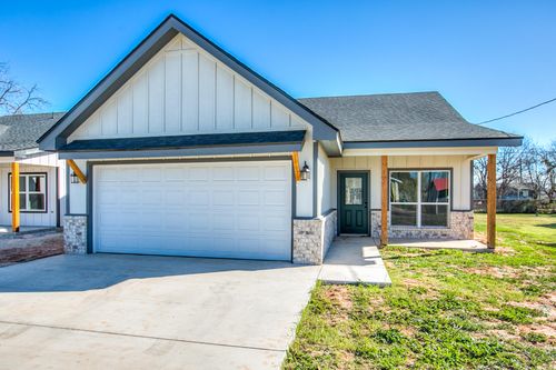 715 W 18th St, San Angelo, TX, 76903-4515 | Card Image