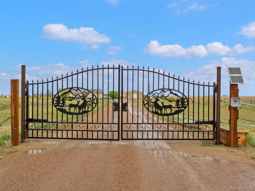 47855 E 88th Ave, Bennett, CO, 80102-9648 | Card Image