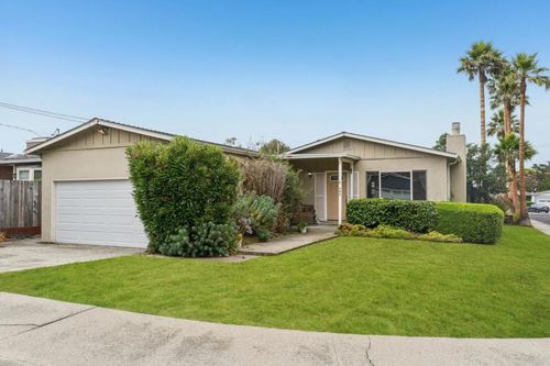 704 Arleen Way, Pacifica, CA, 94044-2902 | Card Image