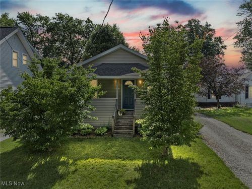 2459 Clara St, Cuyahoga Falls, OH, 44221-3427 | Card Image