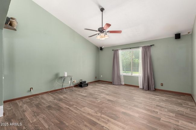 9714 N 55 Th Dr, House other with 3 bedrooms, 2 bathrooms and null parking in Glendale AZ | Image 6