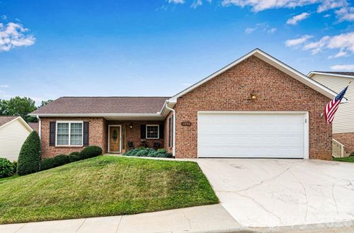 31-1284 Wexford Village Cir Ne, Lenoir, NC, 28645-8294 | Card Image