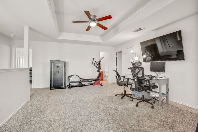 Beautiful flex space upstairs - office/2nd living room/ceiling fan | Image 31