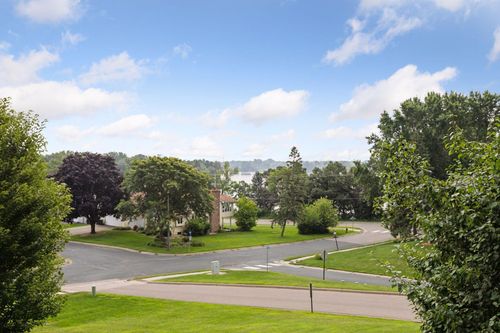 apt-211-3399 Kent St, Shoreview, MN, 55126-4038 | Card Image