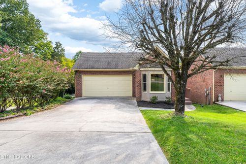 8410 Woodbend Trl, Knoxville, TN, 37919-5359 | Card Image