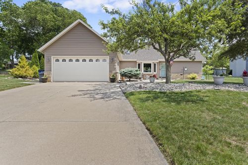 8140 S Waring Drive, Oak Creek, WI, 53154 | Card Image