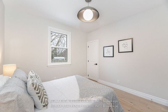 531 King St E, House other with 3 bedrooms, 2 bathrooms and 5 parking in Oshawa ON | Image 23