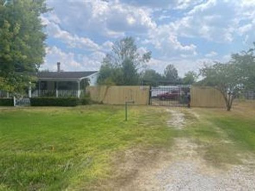 16188 Lone Star Ranch Dr, Conroe, TX, 77302-8301 | Card Image