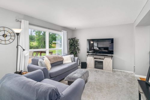 802 Hamilton Dr, Duluth, MN, 55811-5924 | Card Image