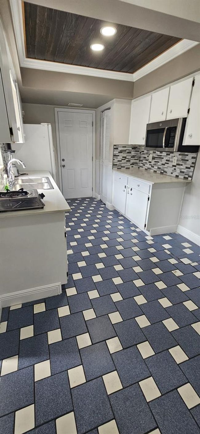 7515 Brookhaven Ct, House other with 5 bedrooms, 4 bathrooms and null parking in Tampa FL | Image 21