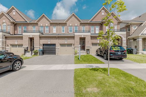 128 Finegan Cir, Brampton, ON, L7A4Z9 | Card Image