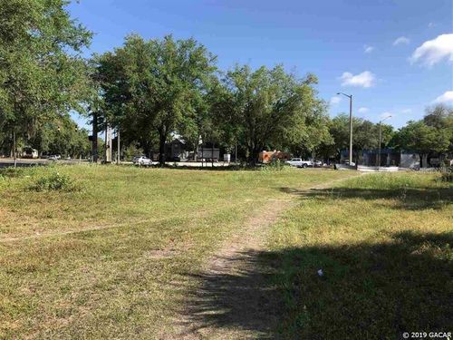 905 University Ave, Gainesville, FL, 32601-5619 | Card Image