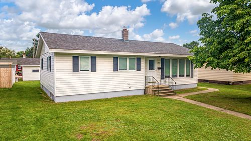 124 S 14th Ave E, Ely, MN, 55731-1804 | Card Image