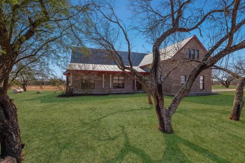 885 County Road 640, Hondo, TX, 78861-5584 | Card Image