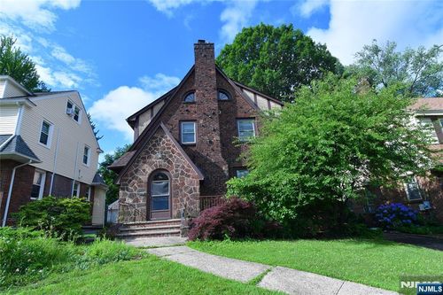 328 Demott Ave, Teaneck, NJ, 07666-3128 | Card Image